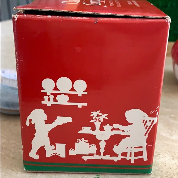 Mrs. Santa Claus & Company Porcelain Collection - Picture 11 of 13